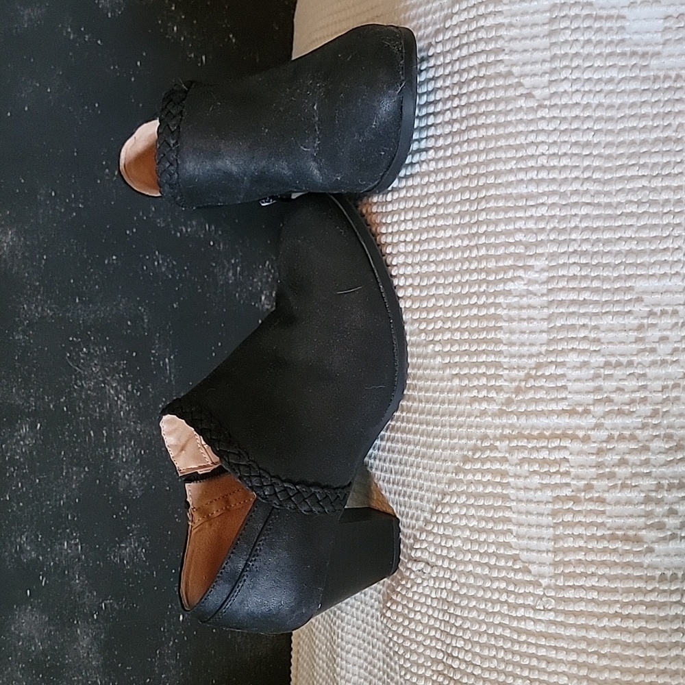 Lifestride black booties sz 8